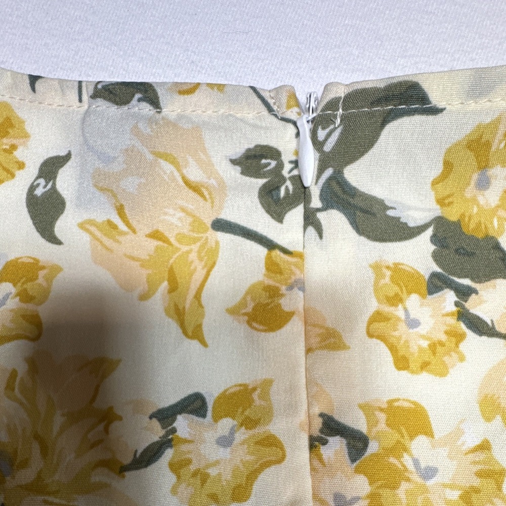 SHEIN CURVE Women's 1XL Cream/Yellow/Green Floral A-Line V-Neck Flutter Dress - Picture 10 of 11